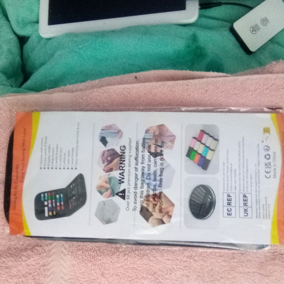New Sewing Kit - Picture 3 of 3